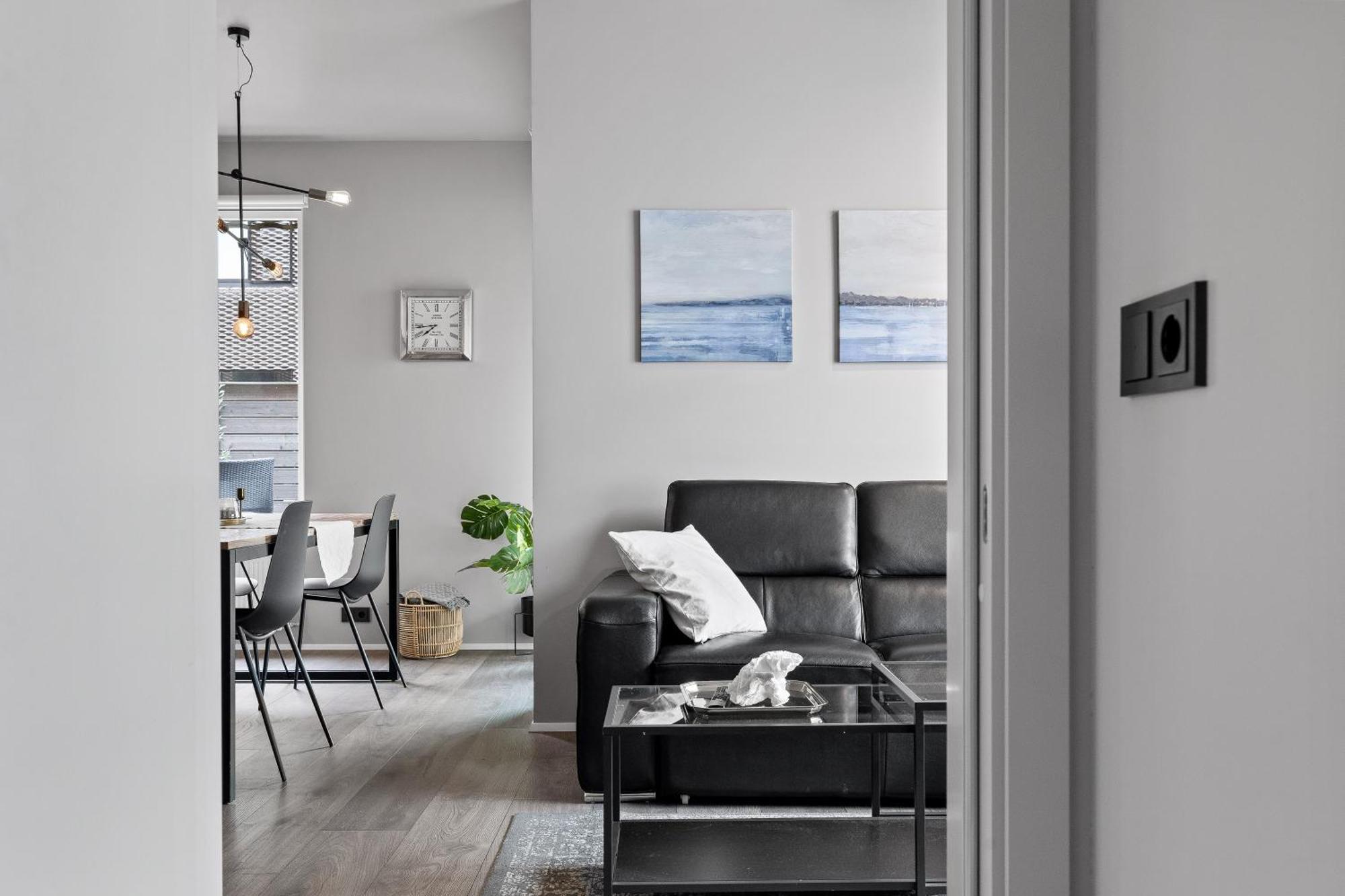 Vibrant Hafnatorg I Spacious Property With Expansive Garage Reykjavik Exterior photo
