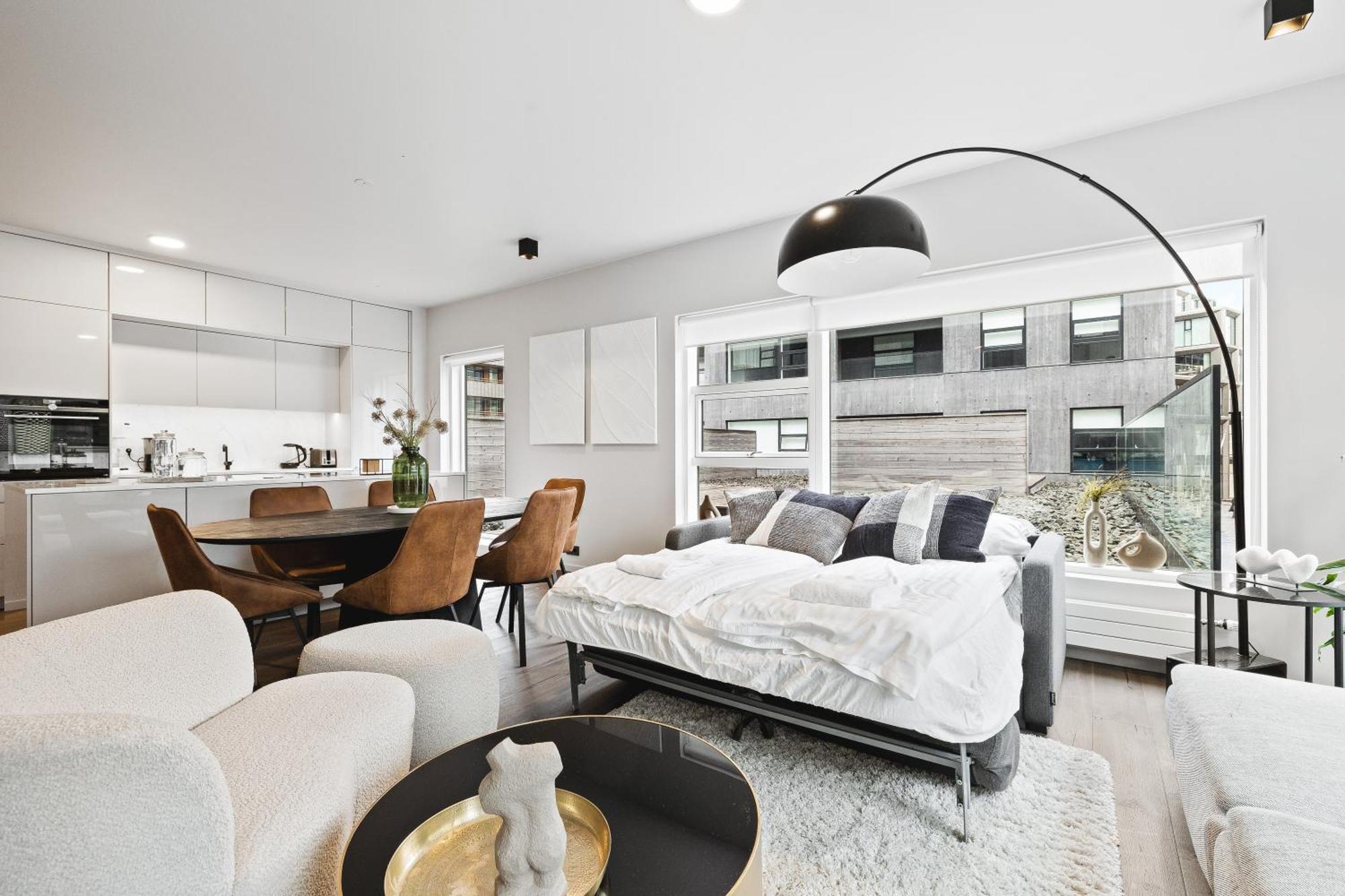 Vibrant Hafnatorg I Spacious Property With Expansive Garage Reykjavik Exterior photo