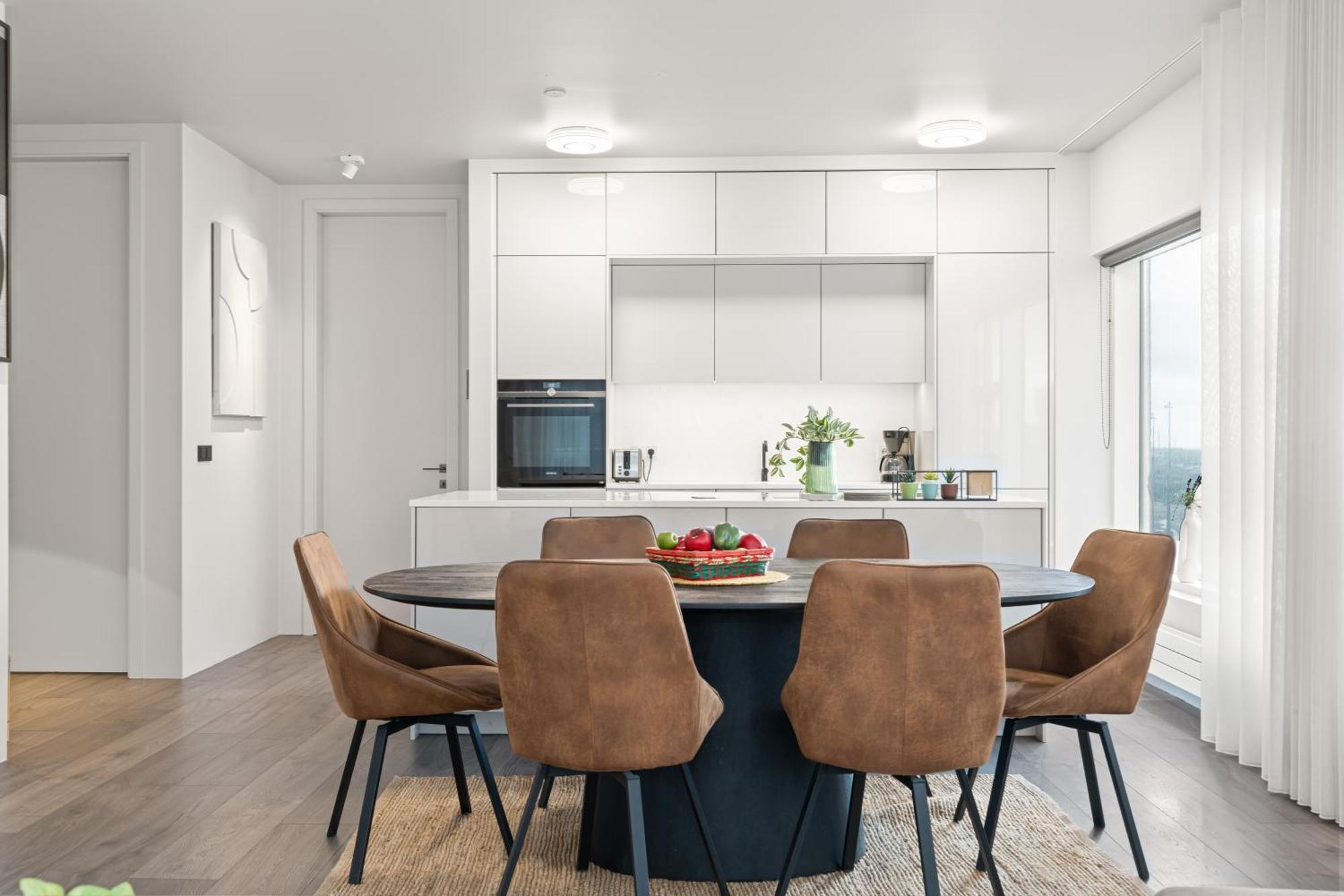 Vibrant Hafnatorg I Spacious Property With Expansive Garage Reykjavik Exterior photo